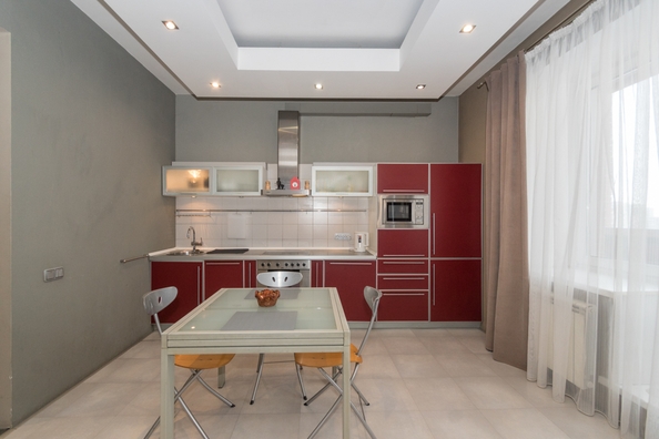 
  Сдается посуточно 1-комн. квартира, 40 м², Семьи Шамшиных ул, д. 4
. Фото 9.