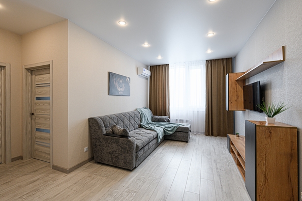 
  Сдам посуточно 2-комн. квартиру, 54 м², Фабричная ул, д. 65/2
. Фото 3.