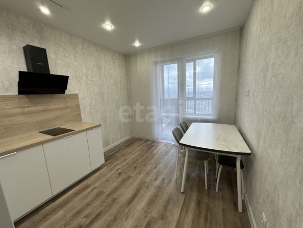 
  Сдается 1-комн. квартира, 40 м², Светлановская ул, д. 52/2
. Фото 2.