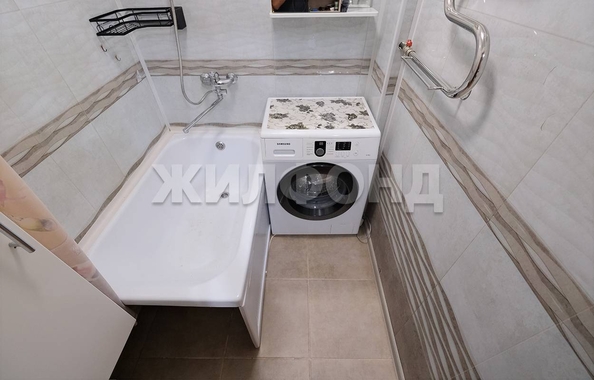 
  Продается 3-комн. квартира, 57.9 м², Петухова ул, д. 134
. Фото 11.