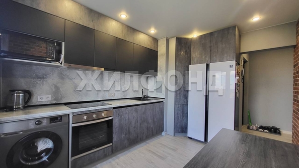 
  Продается 2-комн. квартира, 55.6 м², Троллейная ул, д. 18
. Фото 3.