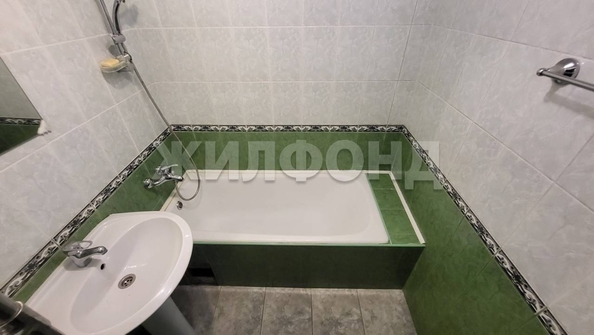 
  Продается 2-комн. квартира, 55.6 м², Троллейная ул, д. 18
. Фото 12.
