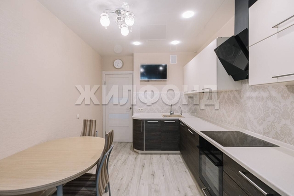 
  Продается 2-комн. квартира, 59 м², Петухова ул, д. 156
. Фото 4.