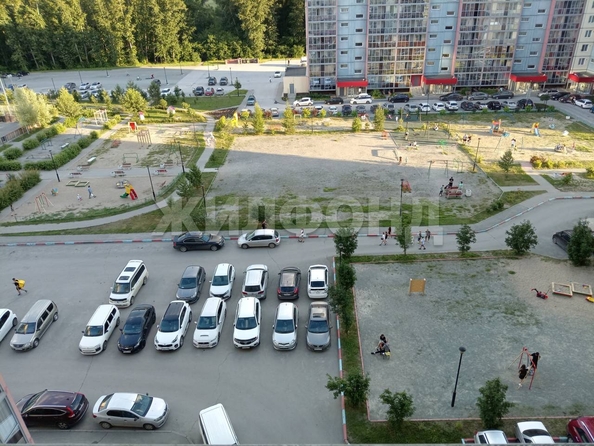 
  Продается 2-комн. квартира, 59 м², Петухова ул, д. 156
. Фото 32.