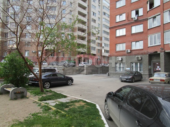 
  Продается 1-комн. квартира, 63.7 м², Семьи Шамшиных ул, д. 4
. Фото 2.