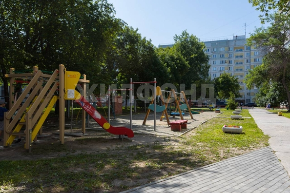 
  Продается 3-комн. квартира, 62.7 м², Рассветная ул, д. 17
. Фото 8.