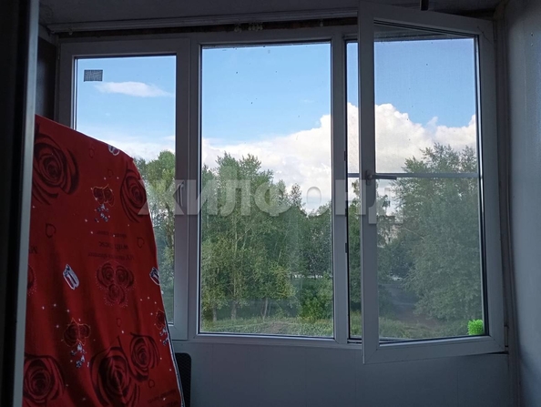 
  Продается 3-комн. квартира, 63.5 м², Военный городок ул, д. 138
. Фото 9.