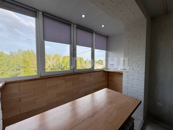
  Продается 3-комн. квартира, 60.9 м², Есенина ул, д. 15
. Фото 8.