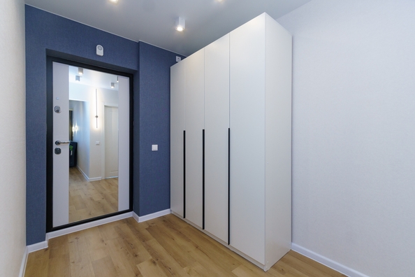 
  Продам 2-комн. квартиру, 42 м², Дуси Ковальчук ул, д. 378Б
. Фото 1.