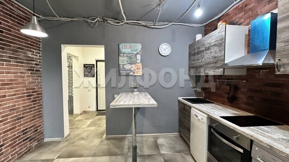 
  Продается 1-комн. квартира, 48.3 м², Александра Чистякова ул, д. 2/2
. Фото 2.