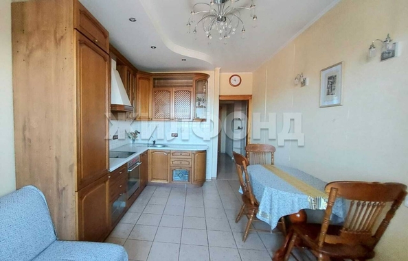 
  Продается 2-комн. квартира, 65.9 м², Волховская ул, д. 33/1
. Фото 3.