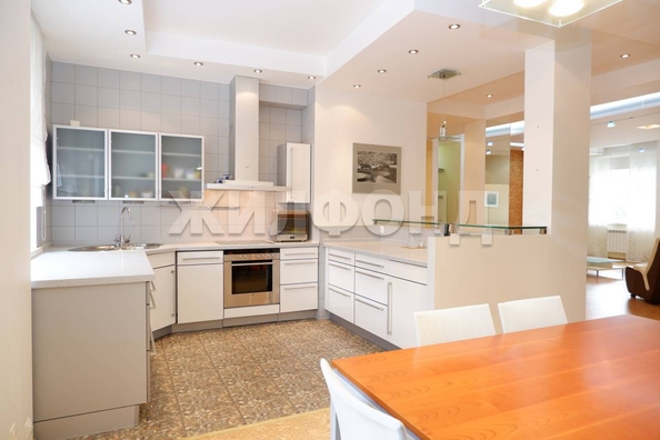 
  Продается 3-комн. квартира, 132.3 м², 2-й (4 мкр.) кв-л, д. 224
. Фото 1.