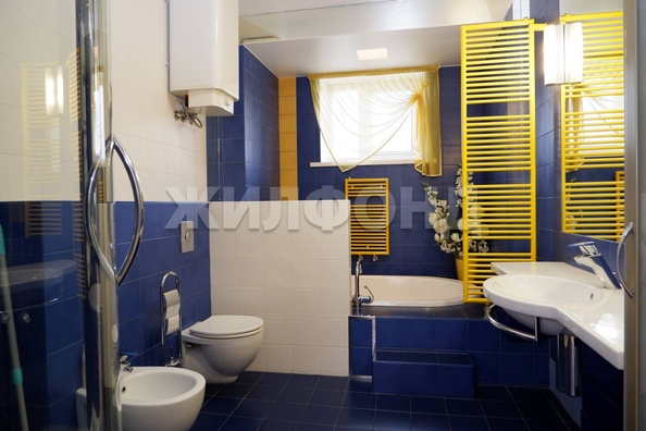 
  Продается 3-комн. квартира, 132.3 м², 2-й (4 мкр.) кв-л, д. 224
. Фото 3.