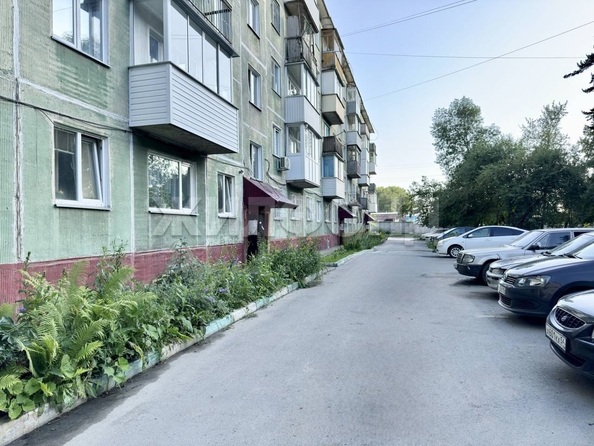
  Продается 1-комн. квартира, 30.6 м², Есенина ул, д. 63
. Фото 10.