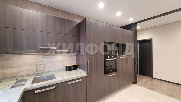 
  Продается 3-комн. квартира, 93 м², Кедровая ул, д. 49
. Фото 2.