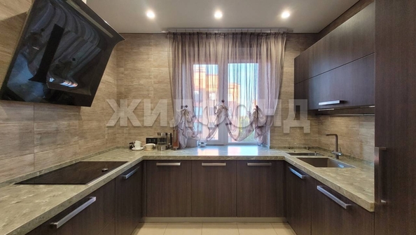 
  Продается 3-комн. квартира, 93 м², Кедровая ул, д. 49
. Фото 3.