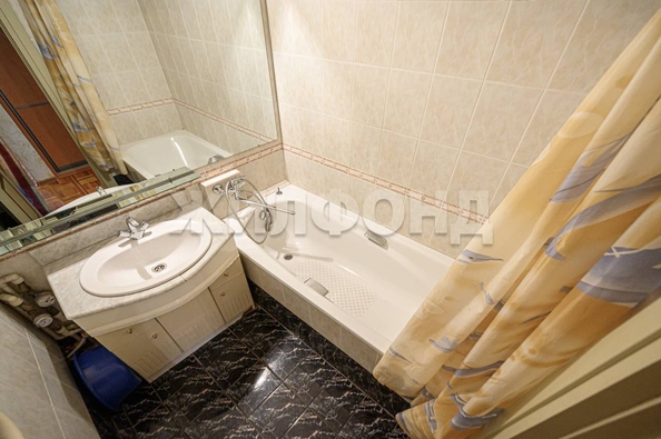 
  Сдается 3-комн. квартира, 87 м², Революции ул, д. 28
. Фото 24.
