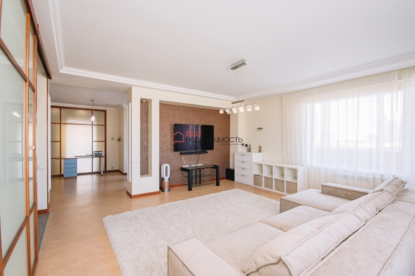 
  Продается 3-комн. квартира, 130 м², Коммунистическая ул, д. 77
. Фото 1.