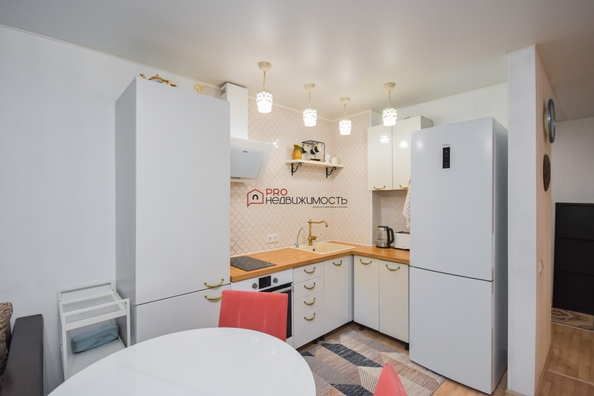 
  Продается 3-комн. квартира, 63 м², Большевистская ул, д. 100
. Фото 4.