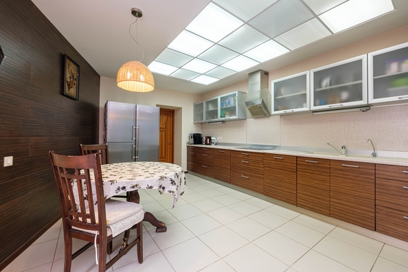 
  Продается 3-комн. квартира, 141.9 м², Зыряновская ул, д. 57
. Фото 8.