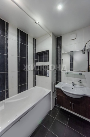 
  Продается 2-комн. квартира, 73.9 м², Покрышкина ул, д. 1
. Фото 8.