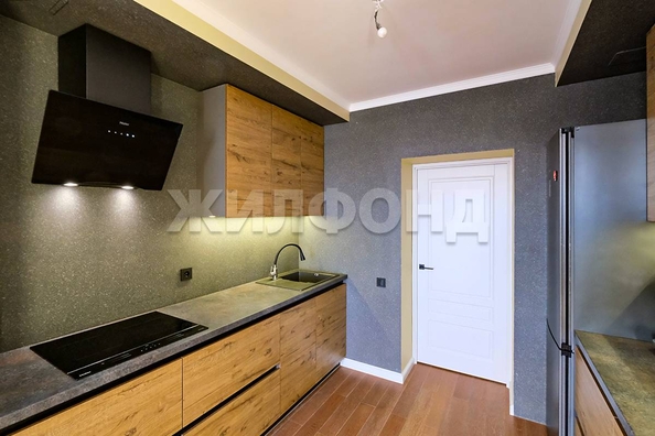 
  Продается 2-комн. квартира, 82.8 м², Добролюбова ул, д. 18/1
. Фото 6.