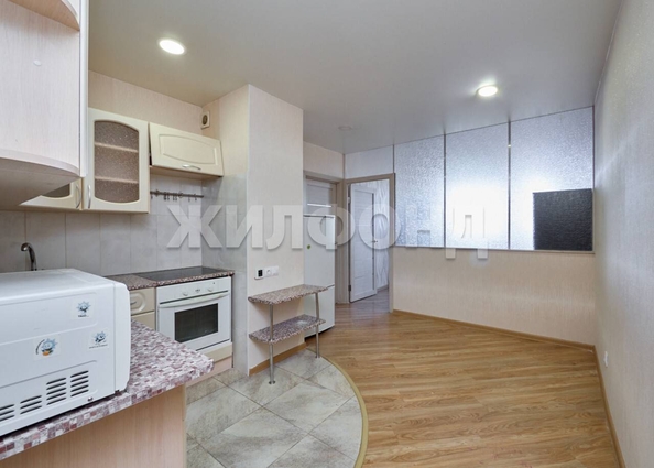 
  Продается 2-комн. квартира, 56 м², Есенина ул, д. 12/2
. Фото 2.