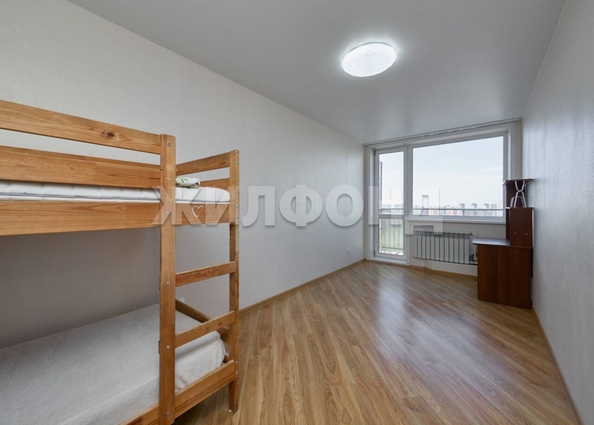 
  Продается 2-комн. квартира, 56 м², Есенина ул, д. 12/2
. Фото 6.