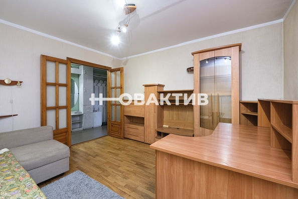 
  Продается 3-комн. квартира, 68 м², Сибирская ул, д. 49
. Фото 12.