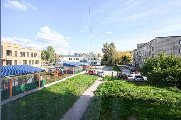 
  Продается 4-комн. квартира, 59.8 м², Ленинградская ул, д. 145
. Фото 17.