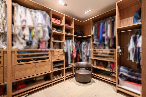 
  Продается 4-комн. квартира, 312 м², Золотодолинская ул, д. 35
. Фото 18.