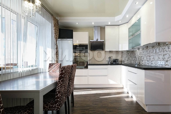 
  Продается 4-комн. квартира, 120.2 м², Адриена Лежена ул, д. 15
. Фото 7.
