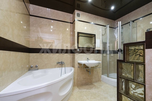 
  Продается 4-комн. квартира, 120.2 м², Адриена Лежена ул, д. 15
. Фото 23.