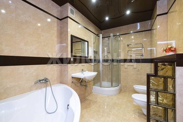 
  Продается 4-комн. квартира, 120.2 м², Адриена Лежена ул, д. 15
. Фото 24.