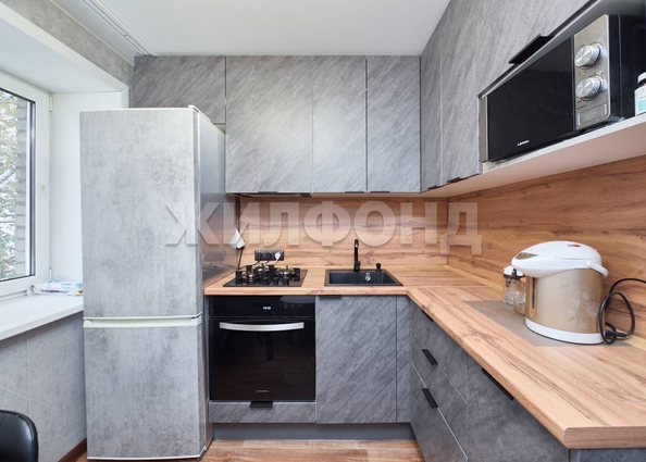 
  Продается 2-комн. квартира, 41.5 м², Столетова ул, д. 18
. Фото 2.