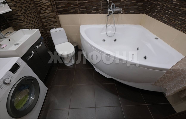 
  Продается 3-комн. квартира, 85.2 м², Адриена Лежена ул, д. 17
. Фото 6.
