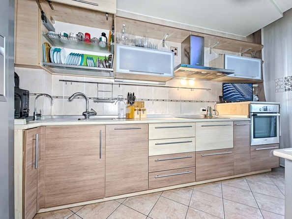 
  Продается 3-комн. квартира 70.5 м². Фото 1.