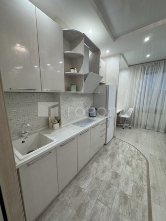 
  Продается студия 27 м², в ЖК Радужный каскад, б/с 19. Фото 4.