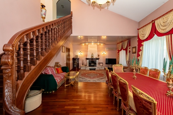 
  Продается 4-комн. квартира 292 м². Фото 1.