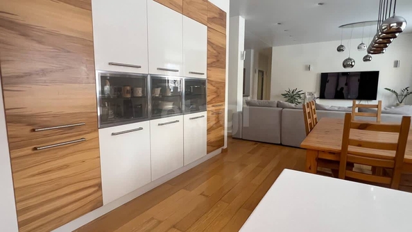 
  Продается 3-комн. квартира 139.9 м². Фото 4.