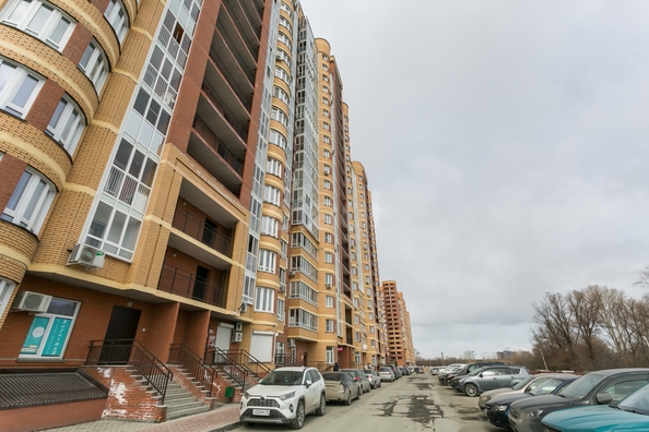 
  Продается универсальное помещение 60 м², в ЖК Радужный каскад, б/с 19. Фото 3.