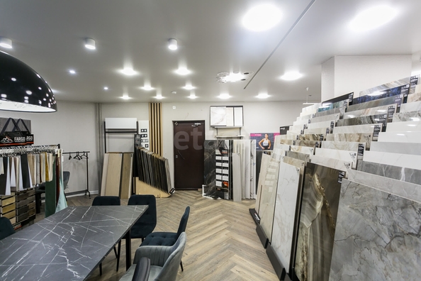 
  Продается универсальное помещение 60 м², в ЖК Радужный каскад, б/с 19. Фото 14.