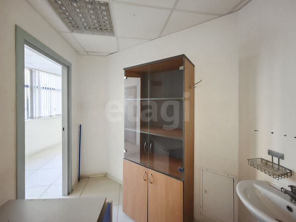 
  Сдается офис 378.3 м². Фото 23.