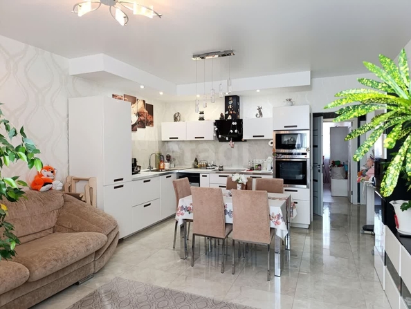 
  Продается 2-комн. квартира 63 м². Фото 2.