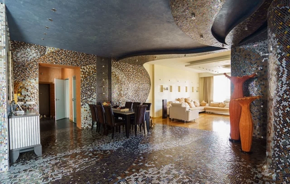 
  Продается 4-комн. квартира 184 м². Фото 1.