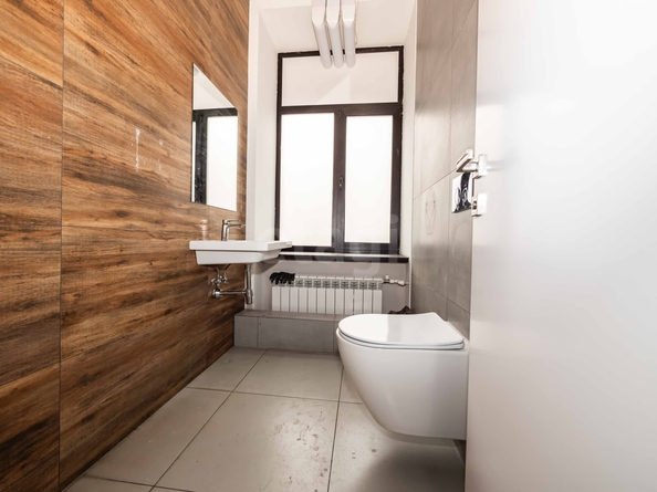 
  Сдается офис 244.7 м². Фото 1.