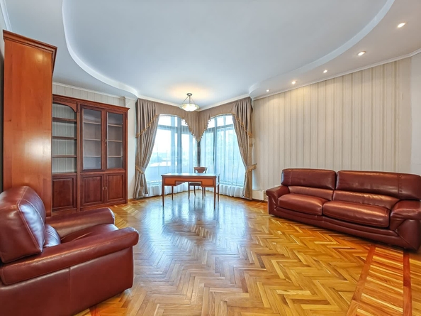 
  Сдается 3-комн. квартира 145 м². Фото 8.