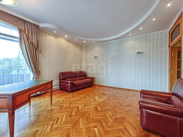
  Сдается 3-комн. квартира 145 м². Фото 9.