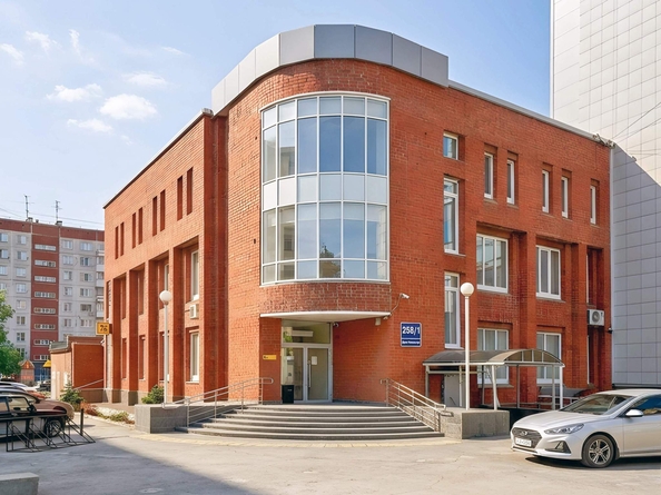 
  Продается универсальное помещение 1107.8 м². Фото 2.