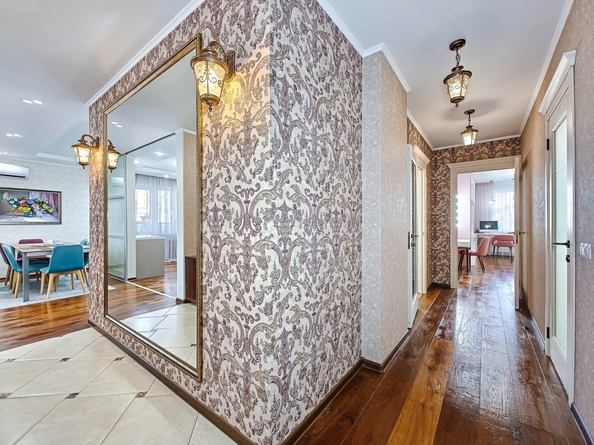 
  Продам 3-комн. квартиру 107 м². Фото 1.